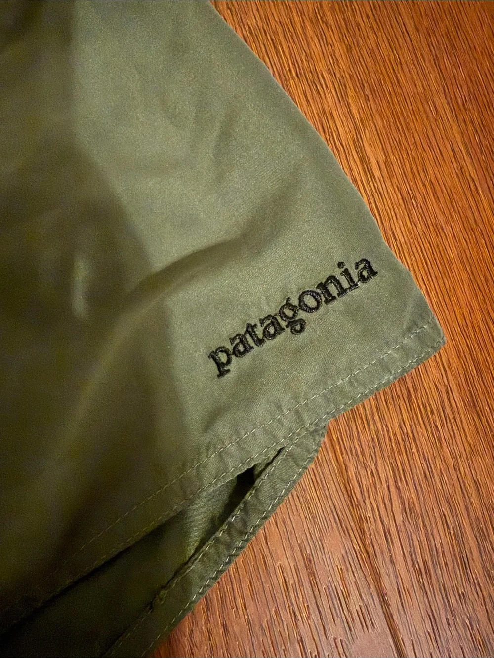 Patagonia Mens 32 Olive Green Wavefarer Boardshorts Swim Trunks Cargo Pocket